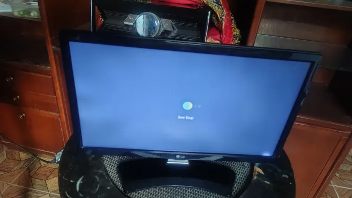 vendo tv de lg semi nova 32 polegadas 