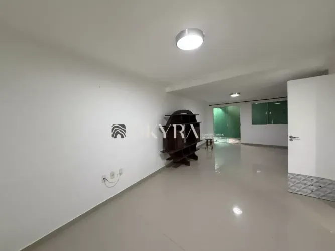 CASA COM 01Q PARA LOCAÇÃO NO SÃO MARCOS