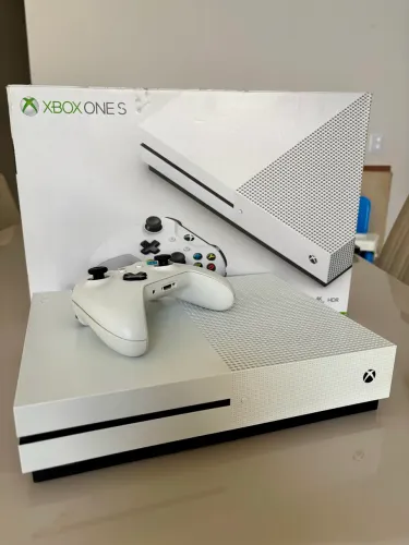Vendo Xbox One S 1TB