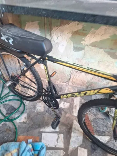 Vende-se bicicleta pneus e aros novos.