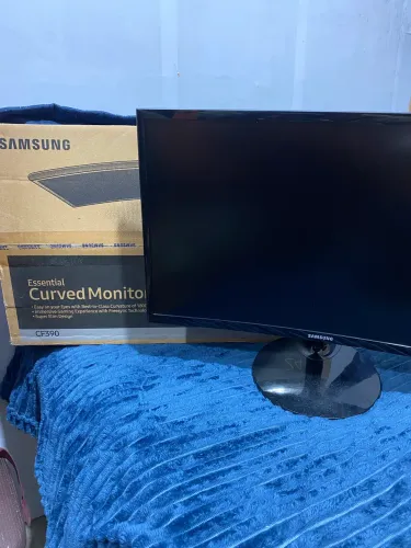 Monitor Samsung Essential Curved