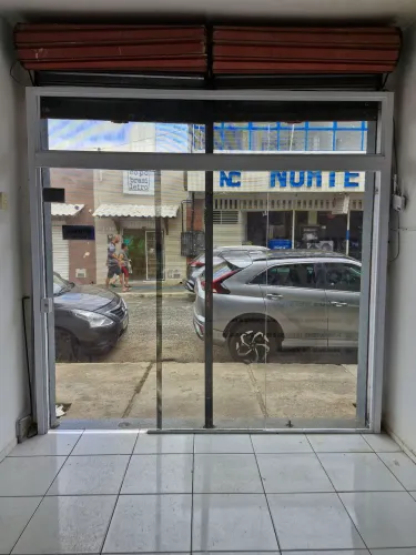 Fachada de loja em vidro