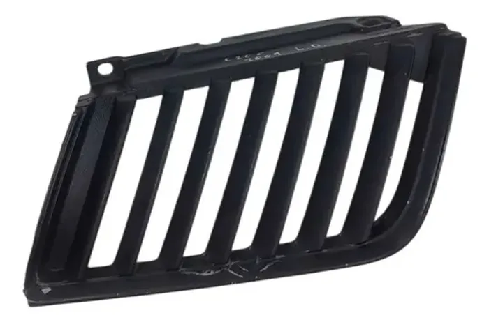 Grade Radiador Lado Direito Mitsubishi L200 2009 Preta Direito