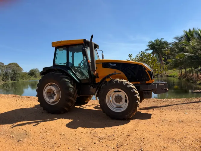Vende-se trator bm 135 