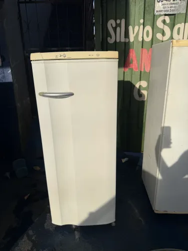 Geladeira Electrolux 240 litros combino entrega