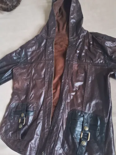 Jaqueta de couro antiga vintage 100reais pra vender logo