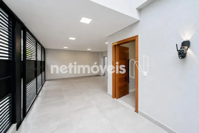 Casa Premium à Venda no Sagrada Família 4 Quartos | 3 Suítes