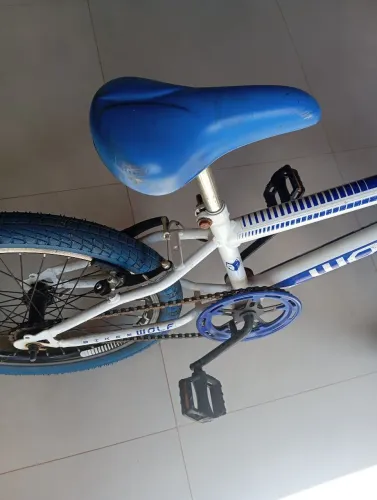 Bicicleta Aro 20 Wolf Square - Estilo Cross/BMX - Branca e Azul