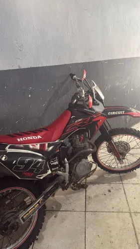 Vende-se CRF 230 2014