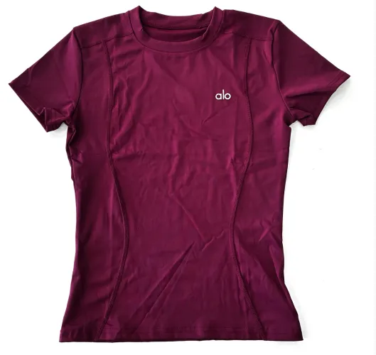Camiseta alo yoga vinho tam P