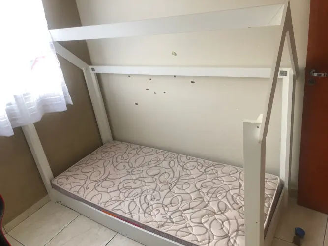 Cama montessoriano usado desmontada