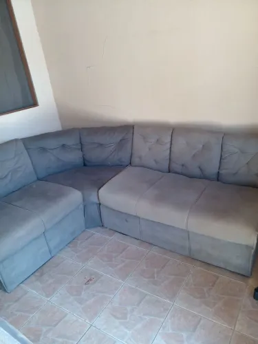 Jogo sofá 3 e 2 lugares , cor cinza bem conservado só retirar no local Wanel Ville .