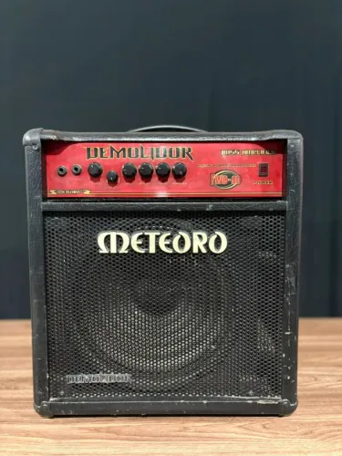 Amplificador combo Meteoro Demolidor FWB-80 para contrabaixo
