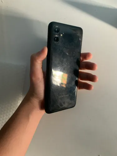Celular Samsung A04 - Apenas tela trincada rachada, sistema 100