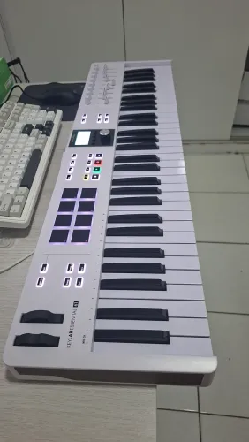 Teclado Arturia Keylab Essential mk3 61 teclas