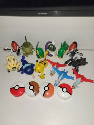 Coleção c 18 itens Pokemon Mcdonalds conforme fotos e em perfeito estado