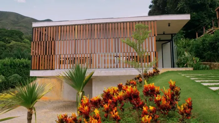 Residência no Retiro do Chalé com 4 Quartos e Vista Deslumbrante da Serra da Moeda