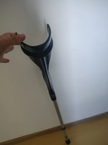 Muleta preta altura ajustável