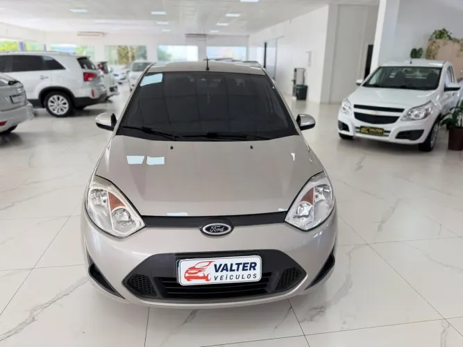 Ford Fiesta Sedan SE 1.6 8V Flex 4P 2014