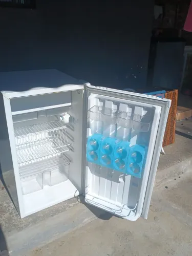 Geladeira compacta 
