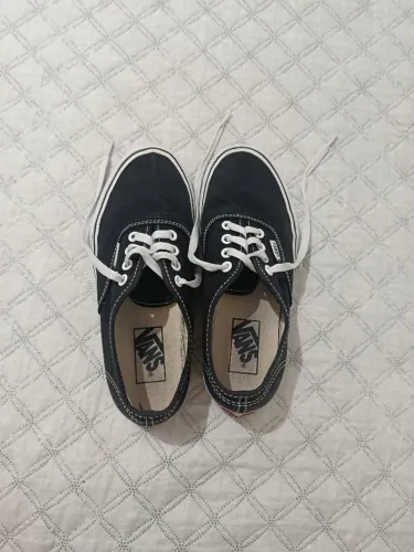 VANS AUTHENTIC PRETO