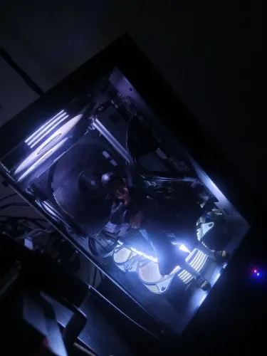 COMPUTADOR GAMER + MONITOR 75hz - RYZEN 7 5700X - RTX 5060 TI 16GB - ASGARD T3 32GB RAM