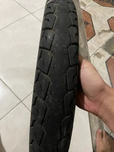 Pneu aro 18