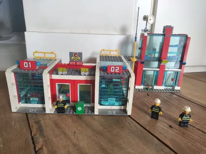 Lego City 7208 - Estação Quartel De Bombeiros (Original)