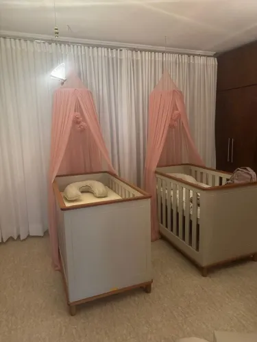 2 BERÇOS IGUAIS COR AREIA | 4 REGULAGENS | VIRA CAMINHA | R$ 900 CADA