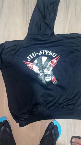 Vendo dois agasalho de artes marciais "jiu"
