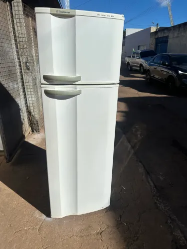 Vendo geladeira Eletrolux