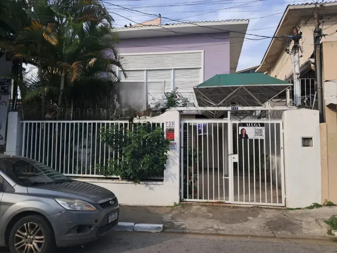 Sobrado Comercial para Locação | 200m² | 5 Salas | Centro de Taboão da Serra