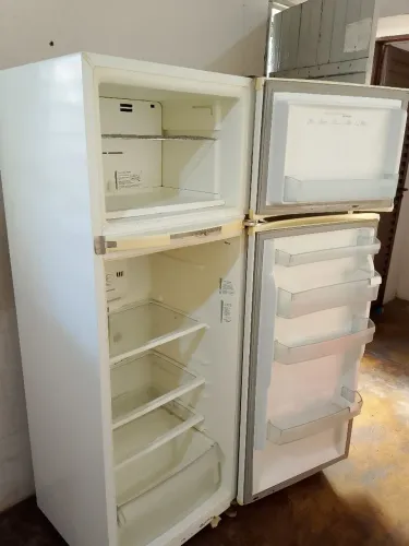 Geladeira 320 Frost Free Brastemp 800,00