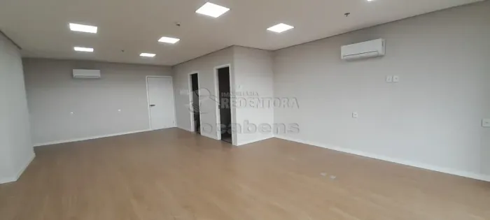 Sala Comercial com 60m², 01 Banheiro Privativo para Locação no bairro Jardim Redentor