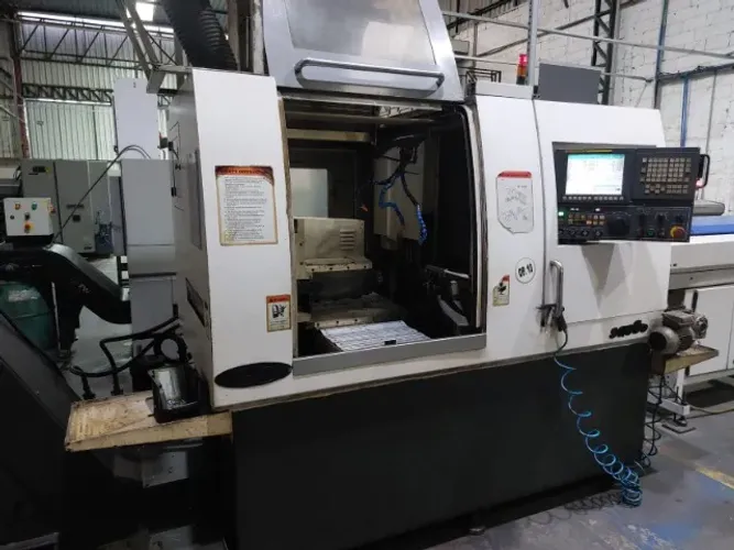 Torno CNC HJM SQC-38 cabeçote móvel