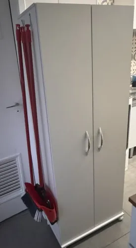 Armário Multiuso/Utilitário - Ótimo para Lavanderia ou Cozinha
