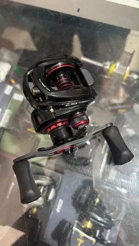 Carretilha Marine Sports Lubina Black Widow GTX Esquerdo preto