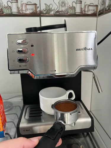 Vendo cafeteira eletrônica Britânia