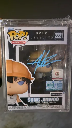 Funko Pop! Solo Leveling - Sung Jinwoo #2221 - Chalice Exclusive 9500pcs - autografado
