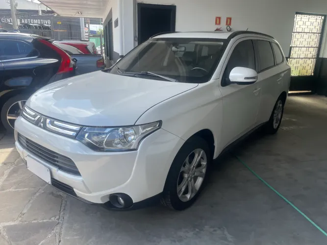 Mitsubishi Outlander 2.0 16V 160cv Aut. 2014