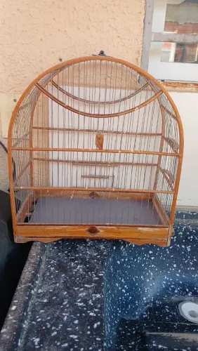 Vendo uma Gaiola seminova 