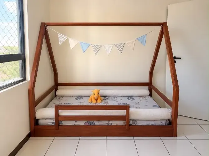 Cama Montessoriana de Madeira Maciça