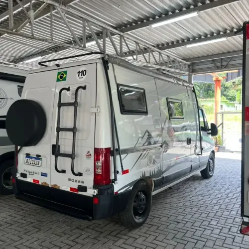 MOTORHOME MUITO CONSERVADO