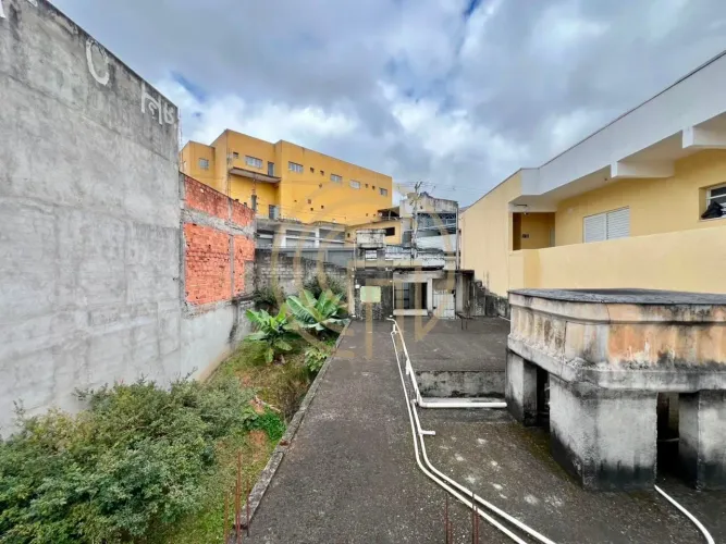 Casa com 2 Moradias e Terreno de 249 m² à Venda no Jardim São Bento Capão Redondo
