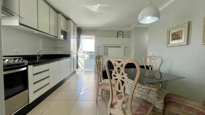 Apartamento / Aluguel / 2 Quartos / 1 Vaga De Garagem / Centro / Camboriú SC.