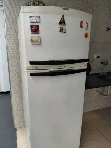 Geladeira 2 portas branca Brastemp