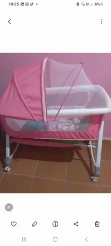 . Vendo berço de menina novo.