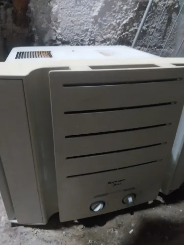 Ar condicionado Springer 220v