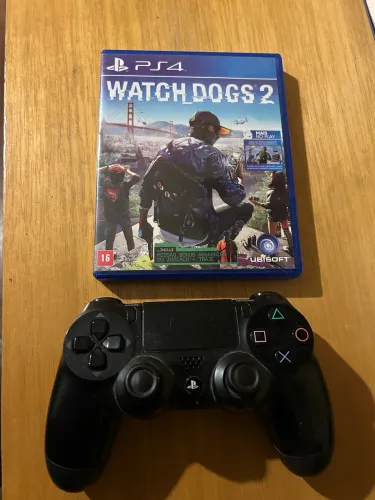 Ps4, um controle e um jogo mídia física.
