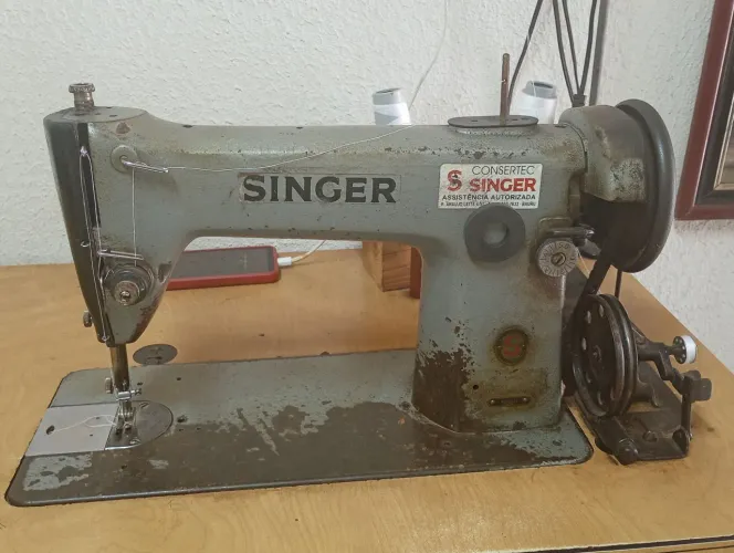 Máquina de Costura Reta Singer Industrial